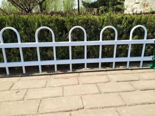 绿化锌钢护栏案例